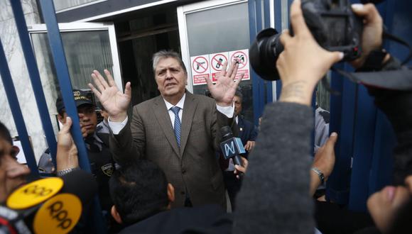 Alan García acudió a la fiscalía pero la audiencia fue suspendida. (Foto: Mario Zapata)