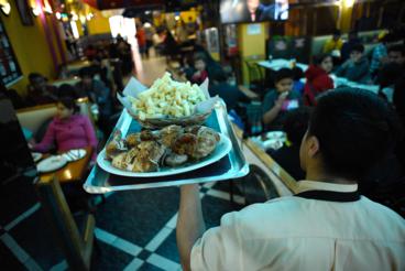 Glovo repartió más de 12,200 pollos a la brasa el año pasado. (Foto: GEC)