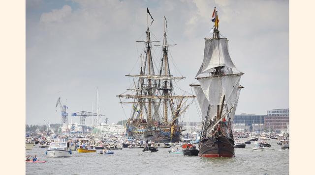 En la regata SAIL Ámsterdam, que se organiza cada cinco años, participarán 600 barcos, entre ellos embarcaciones de la marina holandesa, un yate que terminó segundo en la última Volvo Ocean Race, una réplica de una fragata inglesa de 1745 y un navío merca