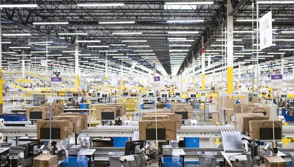 The pack mezzanine is seen during a tour of Amazon's Fulfillment Center, September 21, 2018 in Kent, Washington. (Photo by Grant HINDSLEY / AFP)