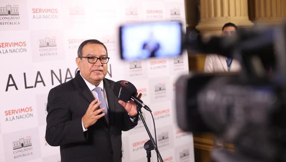 El primer ministro, Alberto Otárola, declaró a la prensa tras reunirse con diversas bancadas. (Foto: PCM)