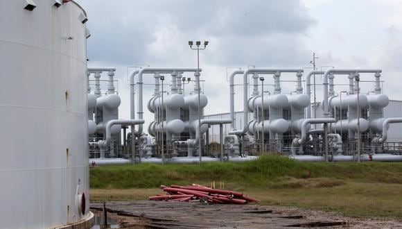 Se espera que el Gobierno de Estados Unidos ponga el petróleo a disposición de los postores elegibles, incluidas las principales compañías petroleras y empresas comerciales internacionales.  REUTERS/Richard Carson/File Photo