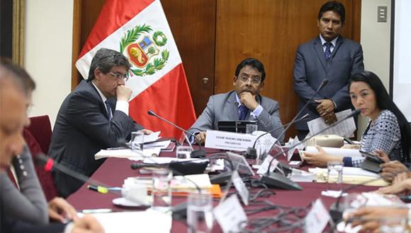 Presidente de la Subcomisión de Acusaciones Constitucionales, César Segura, es cuestionado por no poner en debate las denuncias contra Pedro Chávarry. (Foto: Agencia Andina)