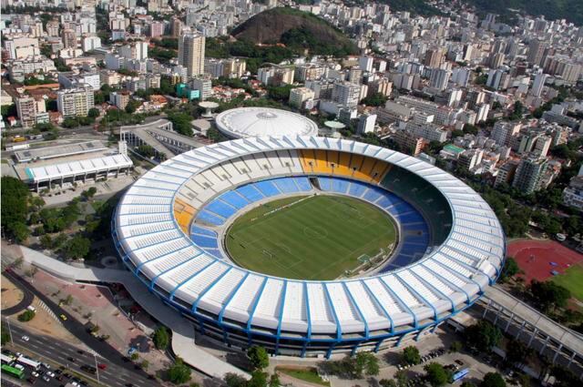 FOTO 4 | Maracaná. “Estadio Jornalista Mário Filho” se sitúa en Río de Janeiro, Brasil, y cuenta con capacidad suficiente para albergar a 80.000 espectadores, siendo el estadio más grande del país. Sin duda se trata de un campo mítico que ha vivido grandes historias de fútbol. Sirvió de sede para las Copas Mundiales de Fútbol de los años 1950 y 2014.