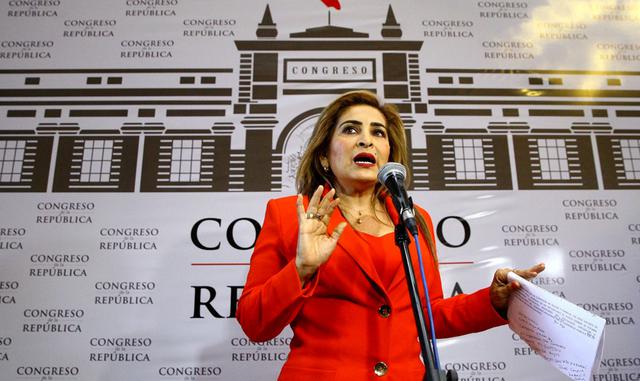 FOTO 10 | 10.- Maritza Espinoza. La congresista allegada a la facción de Kenji Fujimori se vio envuelta en un escándalo en cuanto la Universidad de Piura determinó que el certificado escolar tenía una firma falsa. Actualmente, la congresista perdió todos sus grados universitarios. Además, cuando presidió la Comisión de la mujer, Espinoza justificó los feminicidios.

“Lo que el gran psicólogo y maestro dijo es que la mujer a veces, sin razón o sin querer queriendo, da la oportunidad al varón para que se comentan ese tipo de actos", manifestó en aquella ocasión.
