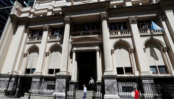 Entrada principal del banco central de Argentina (BCRA) en el centro financiero de Buenos Aires ( Foto: Reuters)