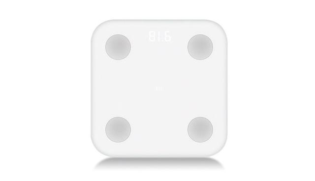 FOTO 17 | Xiaomi Mi Scale 2. Un gadget interesante para gente que se cuida es una báscula inteligente, un gadget que además del peso, nos ofrece otras métricas como la masa muscular, IMC, porcentaje de grasa... Uno de los modelos con mejor relación calidad precio es la Xiaomi Mi Scale 2.