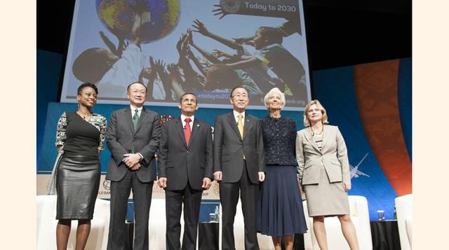 Moderador: Femi Oke, Periodista Internacional; Ollanta Humala Tasso, Presidente de la República del Perú; Ban Ki-moon, Secretario General de las Naciones Unidas; Justine Greening, Secretario de Estado para el Desarrollo Internacional, Reino Unido; Jim Yon