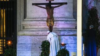 Papa Francisco da bendición “Urbe et Orbi” desde la soledad de la Plaza San Pedro por coronavirus