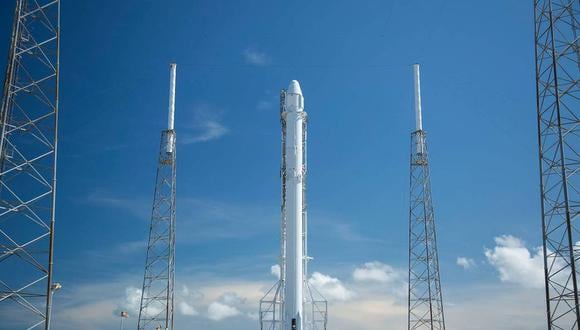 El aparato en esta misión es un cohete Falcon 9 con una cápsula de carga Dragon en su cúspide, ambas fabricadas por SpaceX. (Foto: NASA)