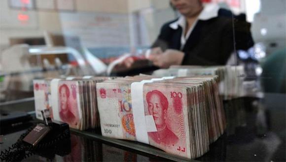El regulador bancario de China también informó el jueves de que los bancos emitieron 2,64 billones de yuanes en préstamos a promotores y 4,84 billones de yuanes en préstamos hipotecarios de enero a octubre.