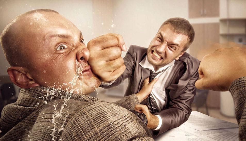FOTO 1 | 1. Expertos profesionales. Son los que realmente creen que son la persona más inteligente en el equipo y, siempre, saben más que todos los demás sobre todos os temas. (Foto: Depositphotos.com)