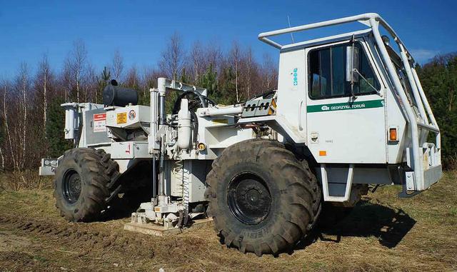 Geofísico. Si siempre te ha interesado la naturaleza, este trabajo podría ser para ti. Los geofísicos utilizan herramientas sísmicas, eléctricas y magnéticas para estudiar la Tierra. Salario medio anual: $119.380. Ofertas de trabajo 774