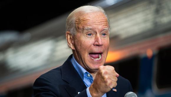 El candidato presidencial demócrata Joe Biden habla en la estación de tren de Pittsburgh, Pensilvania, el 30 de septiembre de 2020, durante una gira de campaña. (Foto de ROBERTO SCHMIDT / AFP).