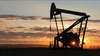 Analistas petroleros apuestan por alzas modestas precios en el 2020 ante menor suministro