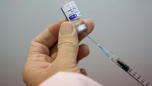 El primer millón de vacunas que llegarán al Perú serán del laboratorio Sinopharm. (Foto: AFP)