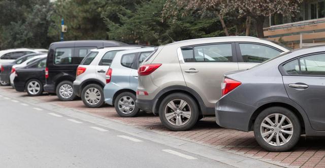 FOTO 5 | 5. Si tus clientes llegarán en auto: ¿Tienes estacionamiento propio o un lugar donde ayudar a que se estacionen?  (Foto: iStock)