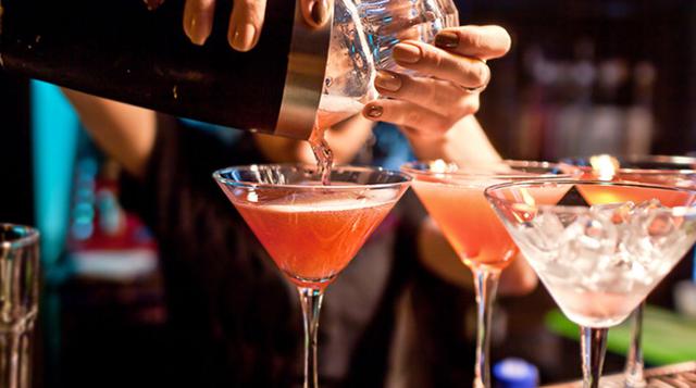 Despreciar a quien lo atiende. Nada es más humillante para quienes se enorgullecen de su trabajo que suponer que no conocen el producto con el que trabajan.