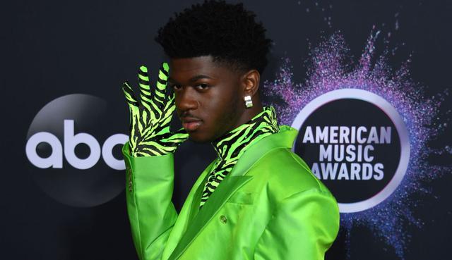 Hace poco menos de un año Montero Hill acababa de dejar sus estudios universitarios y estaba viviendo en casa de su madre sin trabajo, pero gracias a un único tema, “Old Town Road”, quien después se haría conocer con el nombre de Lil Nas X se hizo multimillonario. (Foto: AFP)