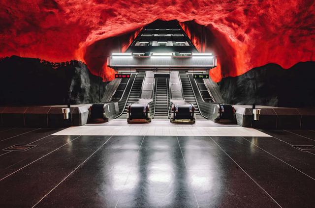 FOTO 1 | ESTACIÓN SOLNA CENTRUM
Esta increíble estación roja es también un centro comercial y está a 5 kilómetros del centro de Estocolmo.