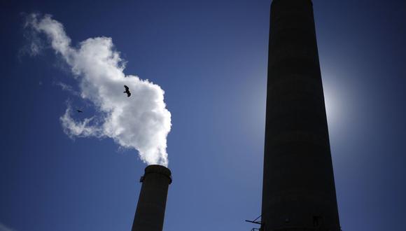 Las alteraciones económicas relacionadas con la pandemia que redujeron las emisiones de forma drástica prácticamente no tuvieron efectos sobre la trayectoria del CO₂. (Bloomberg)