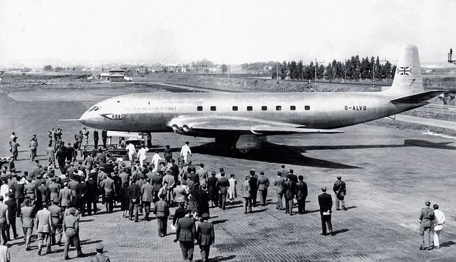 FOTO 9 | El prototipo del De Havilland Cometa 1, que fue el primer avión a reacción presurizado del mundo disponible para pasajeros que pagaban tarifas en 1952. (Foto: The History Press)