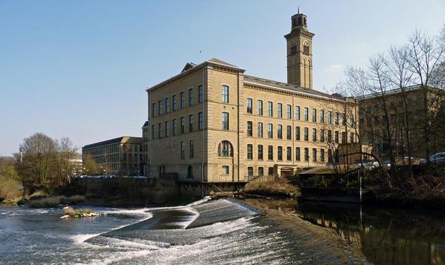 9. La villa de Saltaire. Planificada sobre un esquema urbano de corte victoriano, Saltaire es una ciudad industrial al modo del siglo XIX. Ubicada en Yorkshire, al norte de Inglaterra, es una de las joyas de la corona del Patrimonio de la Humanidad de la 