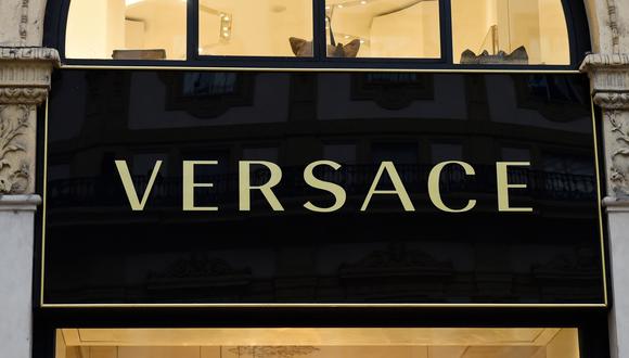 La familia Versace seguirá manteniendo una participación minoritaria en la nueva marca. (Foto: AFP)