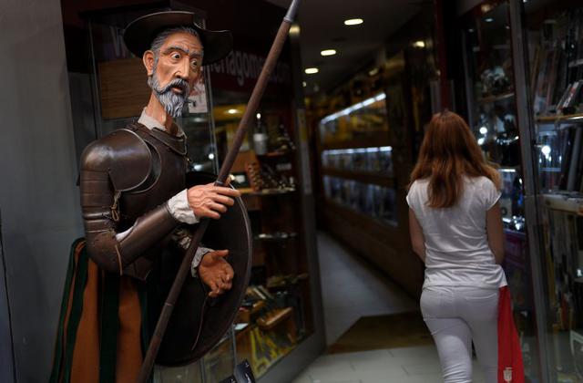 ¡Que tal Quijote! El Quijote de la Mancha, el personaje más universal de la Literatura española, no podía perderse de la fiesta en Pamplona. (Foto: Reuters)