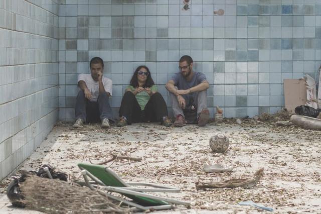 Perú: Wik – ópera prima de Rodrigo Moreno del Valle. Es la historia de tres jóvenes que viven el verano de una ciudad que sienten aburrida. Así que en su afán por romper con la monotonía se descubren en una situación que los obliga a reaccionar para empez