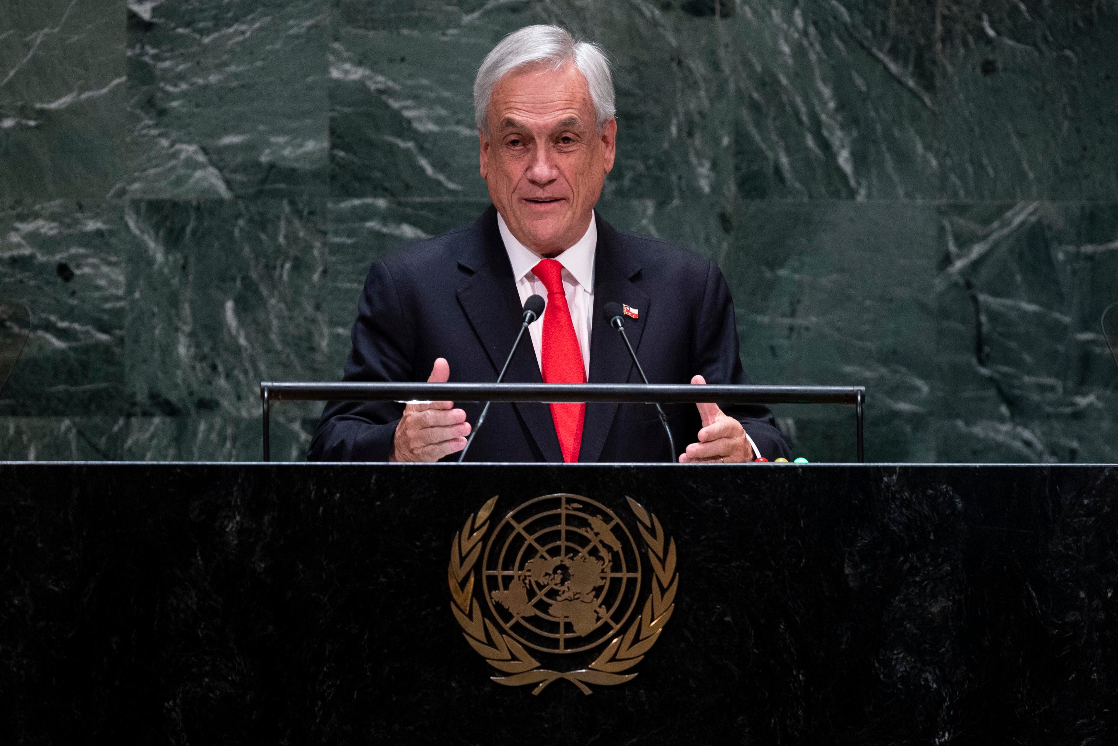 El presidente de Chile decretó estado de emergencia en Santiago tras fuertes protestas. (Foto: AFP)