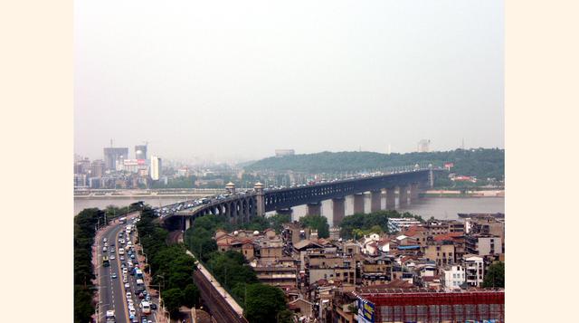 Gran Puente de Pekín, China: Se trata de otro puente que cruza la línea de alta velocidad entre Pekín y Shanghái. Fue inaugurado en el 2011. Tiene 48.1 kilómetros de largo. (Foto: Wikipedia)