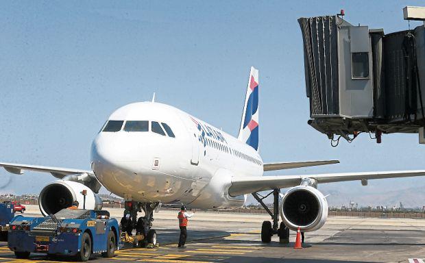 Latam indicó que se podrán adquirir, a precios muy económicos, paquetes turísticos a Cancún, Orlando, Ciudad de México, Cusco, Cartagena, entre otros destinos. (Foto: GEC)<br>