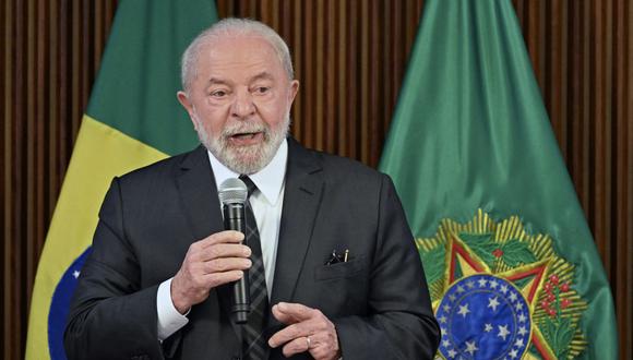 El presidente de Brasil, Luiz Inacio Lula da Silva, habla durante una reunión ministerial en el Palacio de Planalto en Brasilia, el 15 de junio de 2023. (Foto de Evaristo SA / AFP)