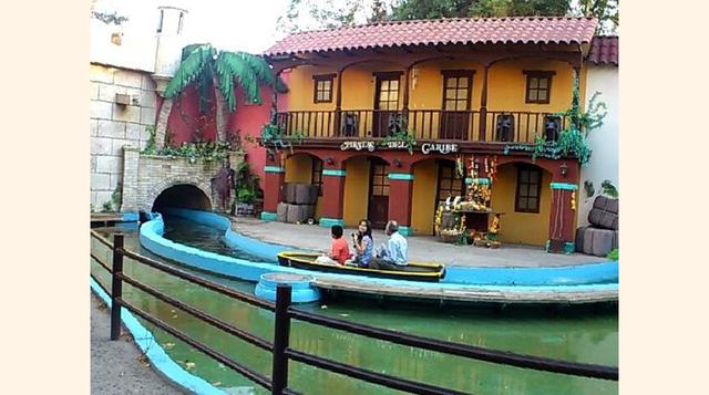 Fantasilandia,  Santiago, Chile. “Mejor parque de diversiones de Santiago”