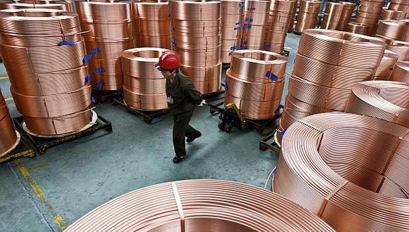 El cobre a tres meses en Londres perdía 0.1% a US$6,201 la tonelada. (Foto: AP)