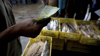 Aterrizan nuevos billetes en Venezuela pero siguen ausentes en las calles