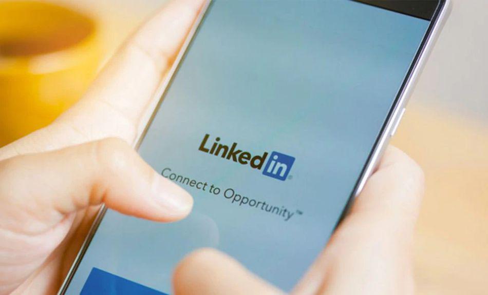 También usar la aplicación de LinkedIn. (Foto: LinkedIn)