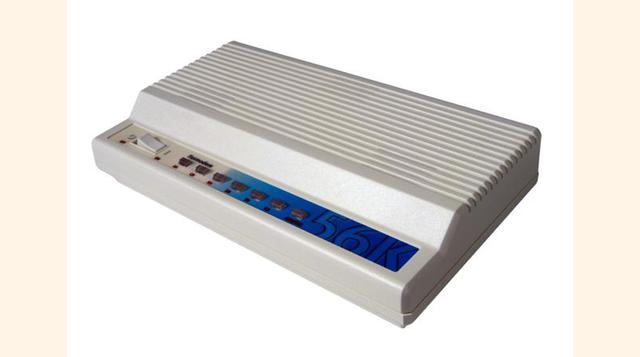 Módem US Robotics Sportster 56K. Este dispositivo es el antecesor a la banda ancha. Se usaba para conectarse a Internet y a las pocas Web que existían a fines del siglo XX.