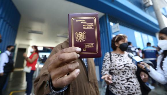 Simultáneamente, se mantendrá las atenciones para la obtención del pasaporte electrónico por emergencia. Foto: Alessandro Currarino/GEC