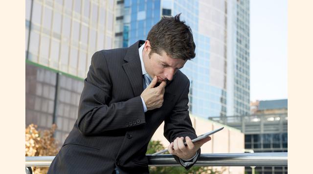 Mejorar tus habilidades y conocimientos. Leer por lo menos 30 minutos al día, escuchar podcasts relevantes mientras conduces y buscar mentores, ya que no necesitas ser sólo un maestro en tu campo, sino un empresario versátil capaz de hablar de cualquier t