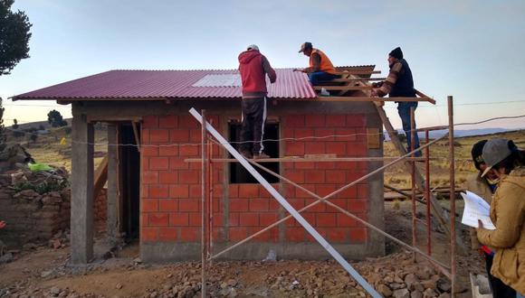 El Ministerio de Vivienda, Construcción y Saneamiento está a cargo de la construcción de las casi 8,000 viviendas térmicas, denominadas Sumaq Wasi, casa bonita en quechua, como parte del Plan Multisectorial ante Heladas y Friaje para el periodo 2022-2024, detalló la Cancillería en un comunicado. (Foto: Andina)