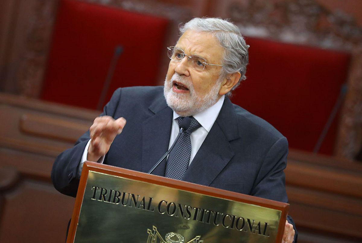 Ernesto Blume respaldó a José Luis Sardón. Ambos opinaron a favor de la demanda competencial contra el Poder Ejecutivo. (Foto: Andina)