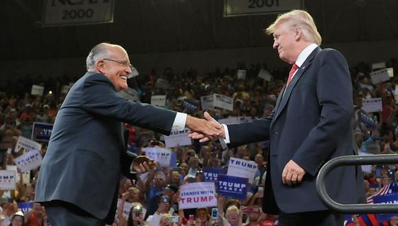 Rudy Giuliani y Donald Trump. (Foto: AFP)