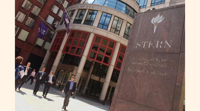 <b>New York University: Stern (EE.UU.)</b> Este MBA cae un puesto frente al ranking del 2014 del FT. Sus alumnos reciben un salario anual promedio de US$ 147,243 tras sus estudio del MBA. (Foto: Bloomberg)