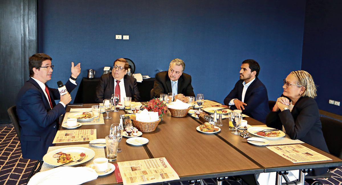 Prioridad. El foco debe estar puesto en el paciente, coinciden los expertos. (Foto: Manuel Melgar / GEC)