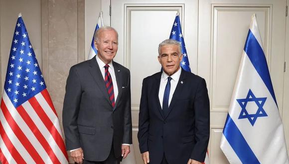 El presidente estadounidense Joe Biden (izq.) se reúne con el primer ministro israelí Yair Lapid (Foto: Oficina de prensa del Gobierno israelí - Anadolu News Agency/ARCHIVO)