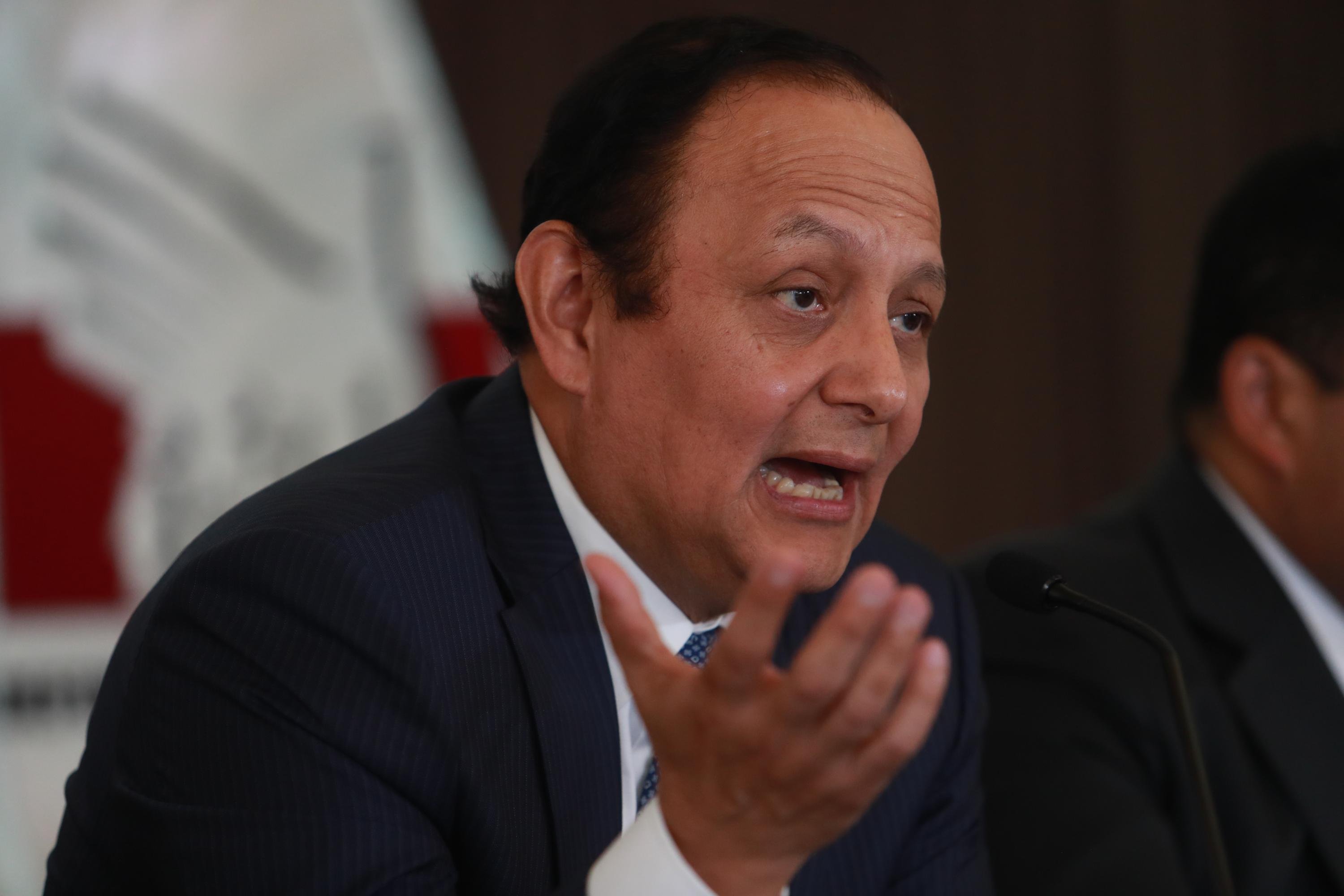 La Defensoría del Pueblo, institución que preside Walter Gutiérrez, considera que se necesitan medidas transitorias para evitar "actos arbitrarios".&nbsp;(Foto: GEC)