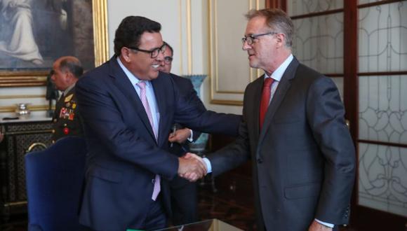 El alcalde de Lima, Jorge Muñoz, y el ministro de Defensa, José Huerta, se reunieron en la sede de la Municipalidad de Lima. (Difusión/Ministerio de Defensa)
