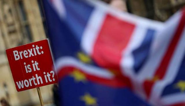 FOTO 1 | Voto a favor del Brexit. El 23 de junio del 2016, en un referéndum que se saldó con 52% de votos a favor y 48% en contra, los británicos decidieron poner fin a 43 años de integración en la Unión Europea. (Foto: AFP)